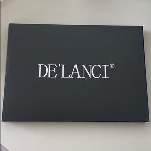 Eyeshadow Pallete, 35 bright Matte new in box